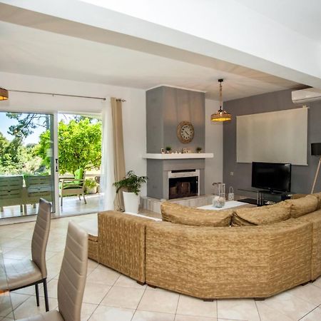 Gravanis Ir Home Pesadha ภายนอก รูปภาพ