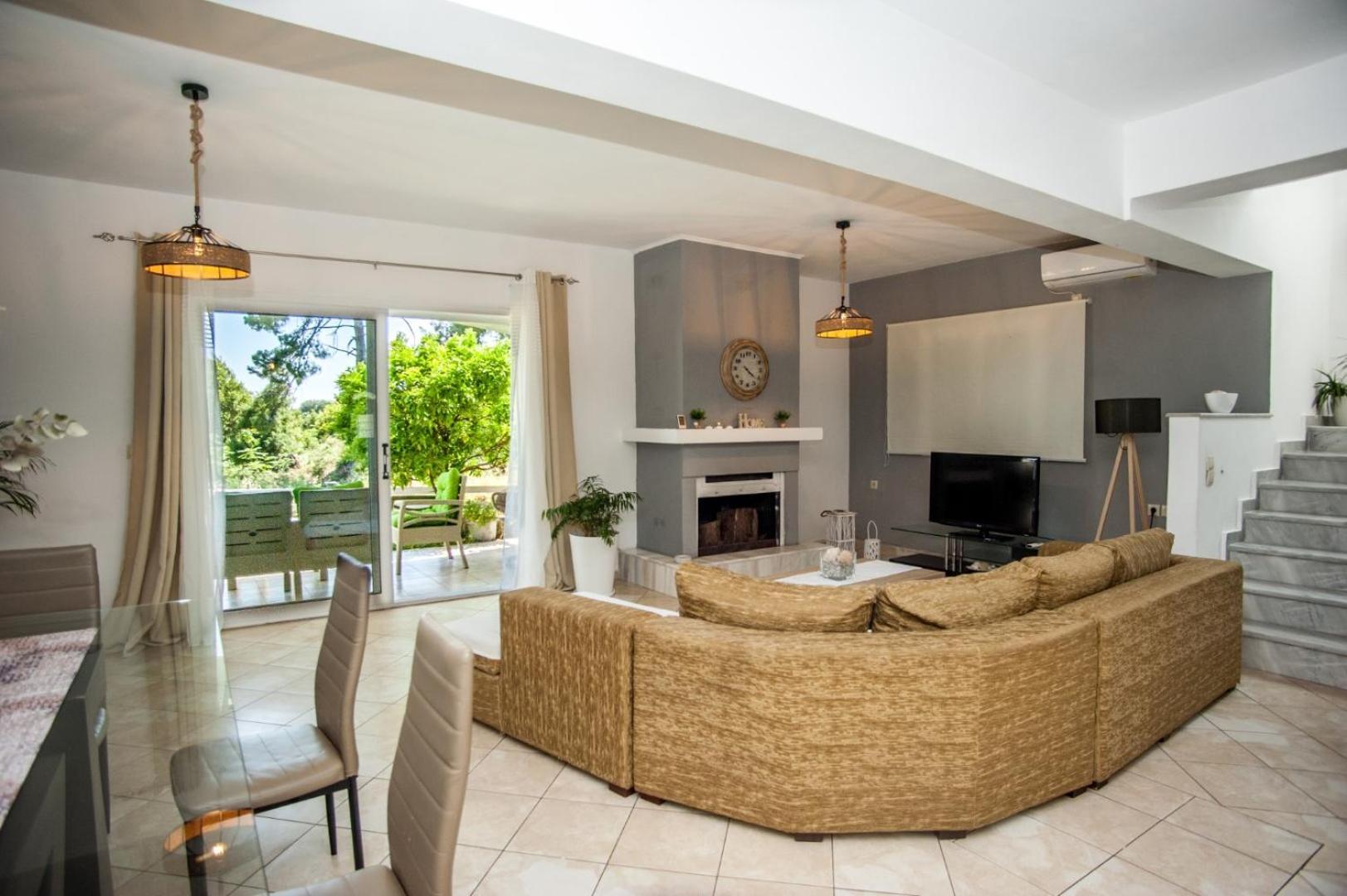 Gravanis Ir Home Pesadha ภายนอก รูปภาพ